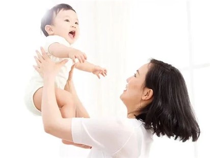 聽說寶寶不能抱著搖晃，真的嗎？