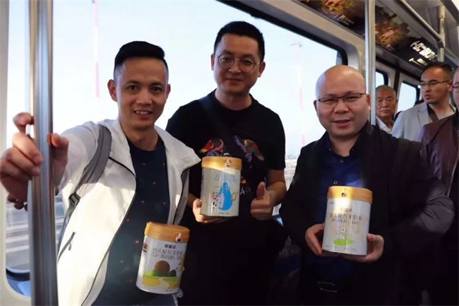 嬰商國際集團甘濤董事長和部分VIP客戶正式開啟為期10天的歐洲豪華游！